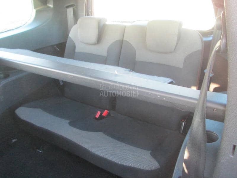 Dacia Lodgy 1.6 MPI TNG