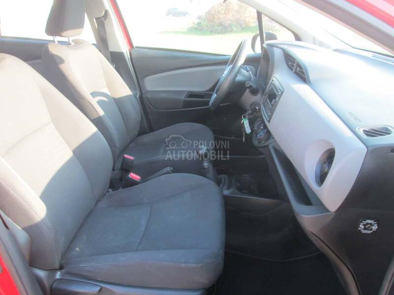 Toyota Yaris 1.0 b