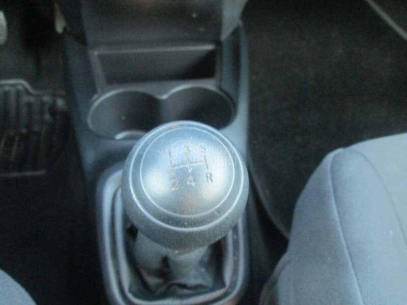 Toyota Yaris 1.0 b