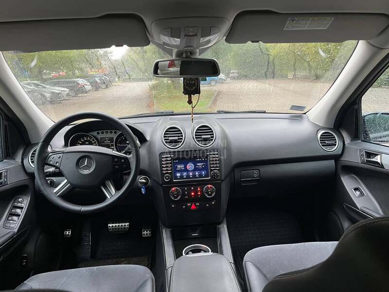 Mercedes Benz ML 320 