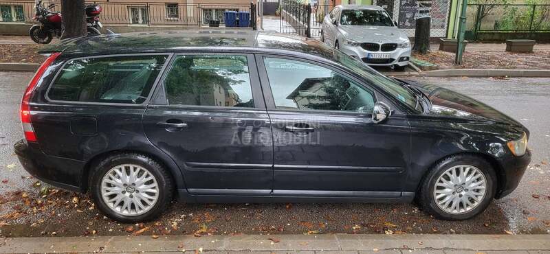 Volvo V50 