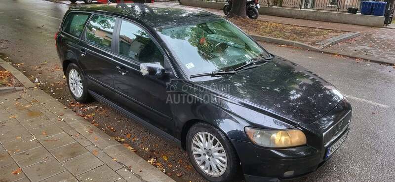 Volvo V50 