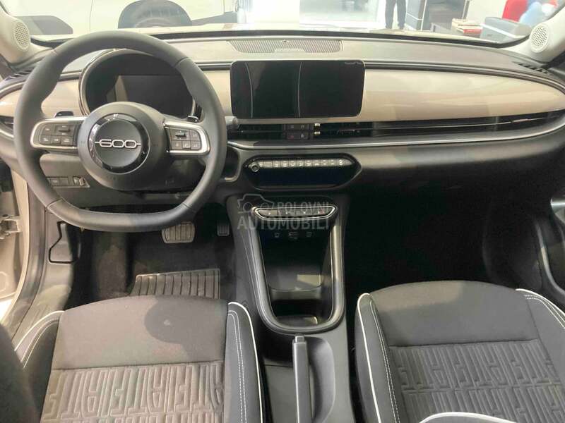 Fiat 600 1.2 MHEV DCT Style