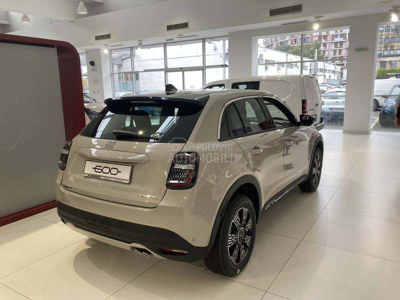 Fiat 600 1.2 MHEV DCT Style