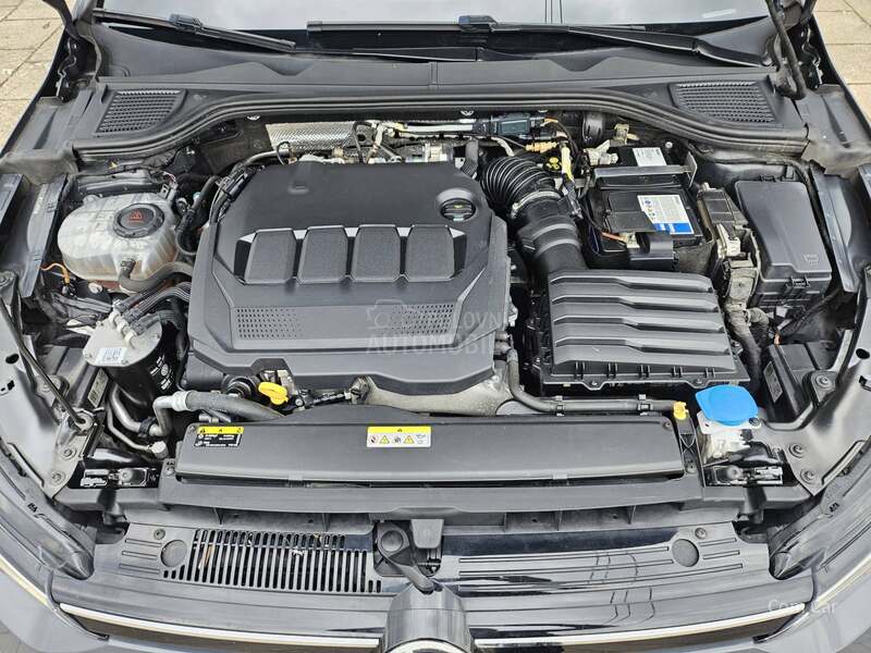 Volkswagen Golf 8 2.0TDI virtual/led