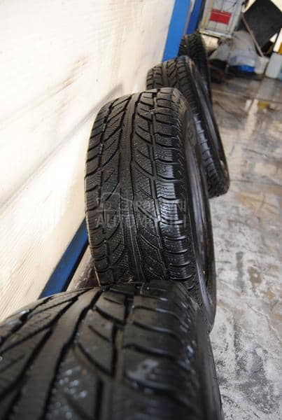 Cooper 215/70 R16 Zimska