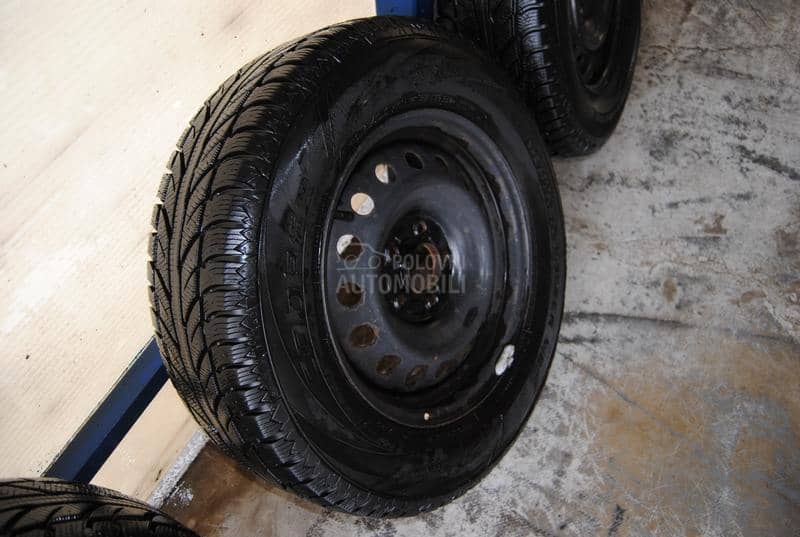 Cooper 215/70 R16 Zimska