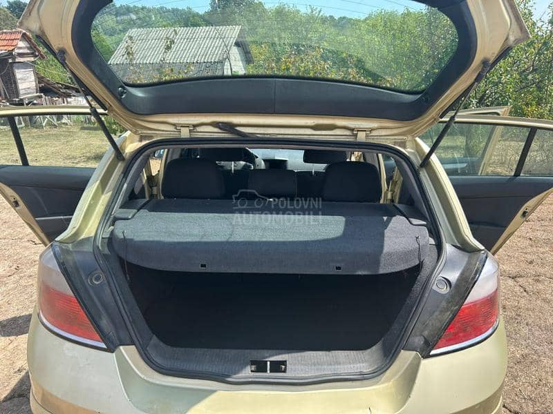 Opel Astra H 1