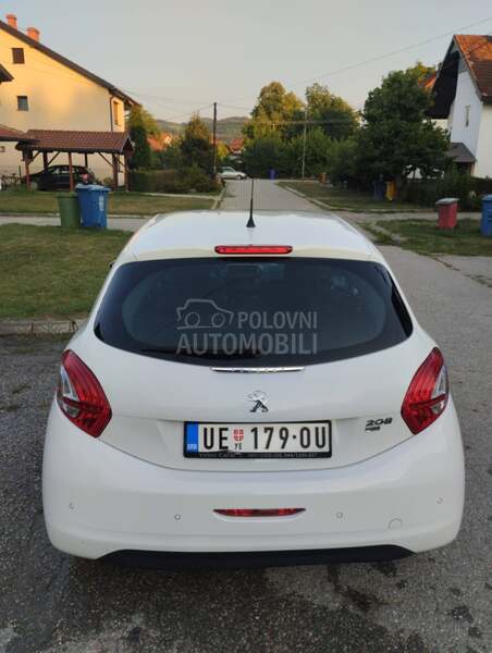 Peugeot 208 