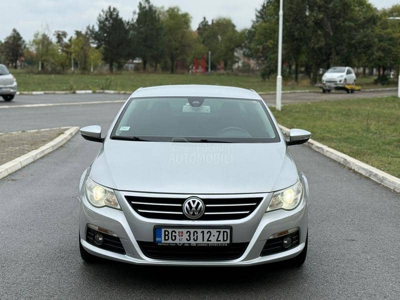 Volkswagen Passat CC O D L I C A N