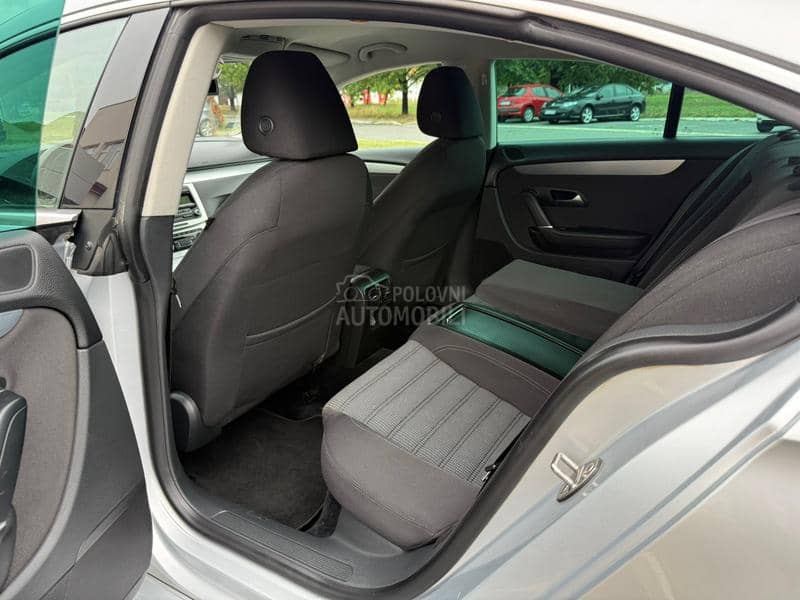 Volkswagen Passat CC O D L I C A N