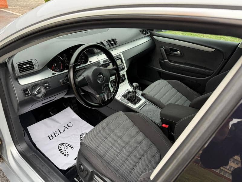 Volkswagen Passat CC O D L I C A N