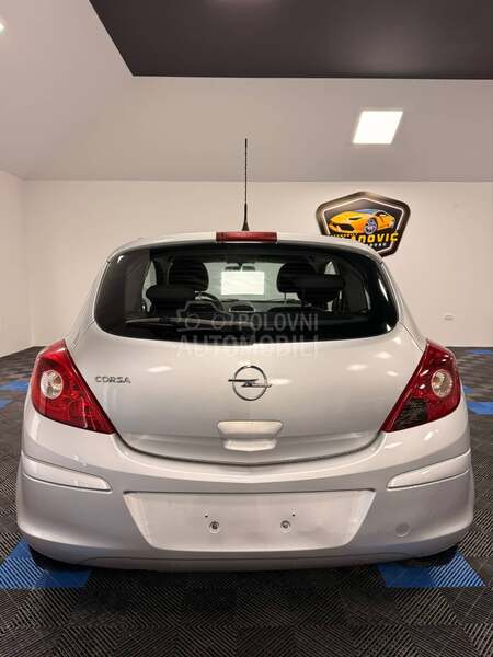 Opel Corsa D SPORTLINE KAONOVA