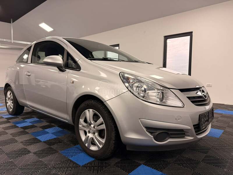 Opel Corsa D SPORTLINE KAONOVA