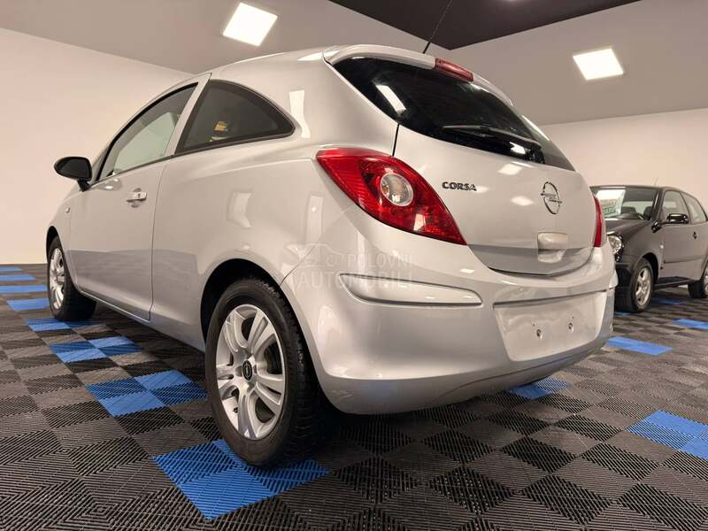 Opel Corsa D SPORTLINE KAONOVA