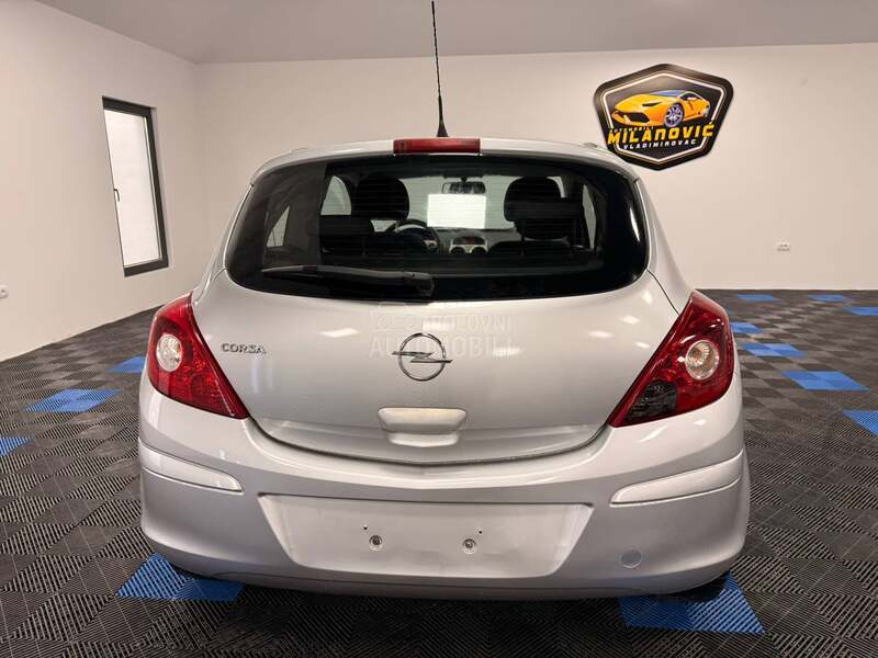 Opel Corsa D SPORTLINE KAONOVA