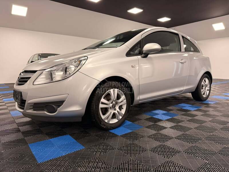 Opel Corsa D SPORTLINE KAONOVA