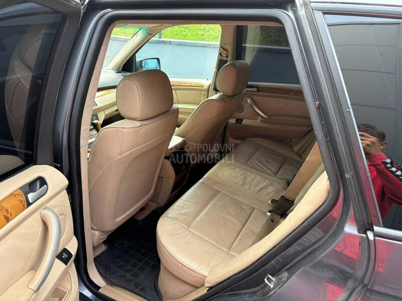 BMW X5 4.4