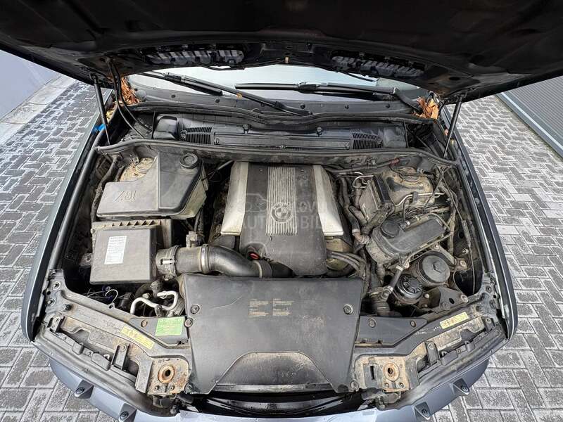 BMW X5 4.4