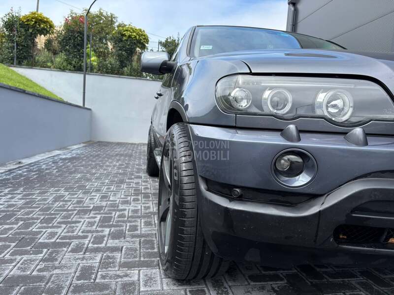 BMW X5 4.4