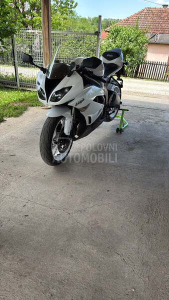 Kawasaki ninja zx6r
