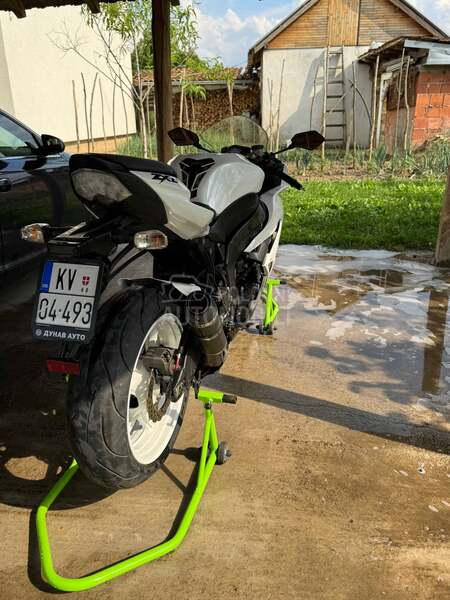 Kawasaki ninja zx6r