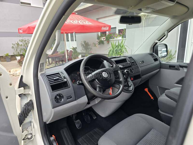 Volkswagen Transporter T5 1.9 TDI//K L I M A//