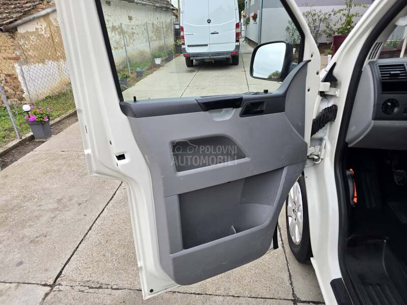 Volkswagen Transporter T5 1.9 TDI//K L I M A//