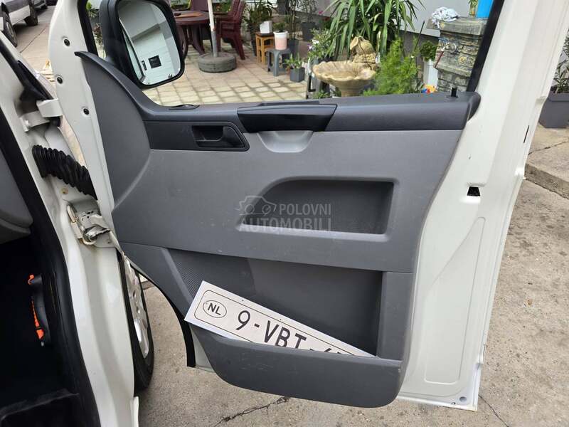 Volkswagen Transporter T5 1.9 TDI//K L I M A//