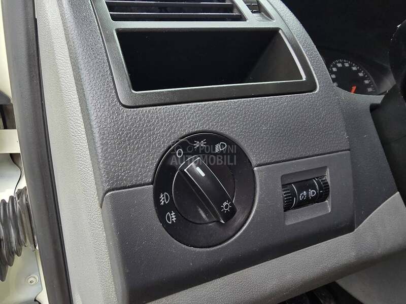 Volkswagen Transporter T5 1.9 TDI//K L I M A//