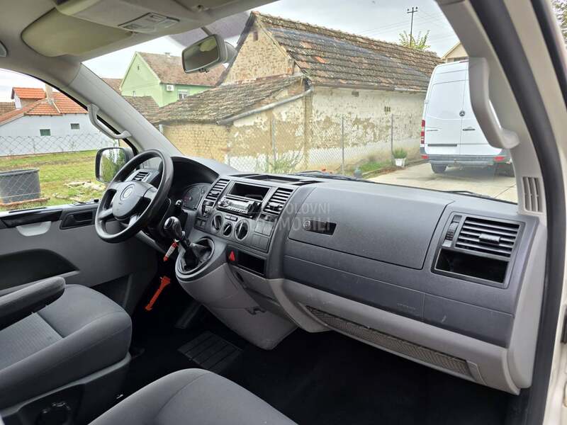 Volkswagen Transporter T5 1.9 TDI//K L I M A//