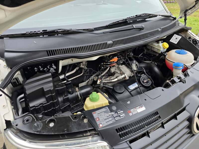 Volkswagen Transporter T5 1.9 TDI//K L I M A//