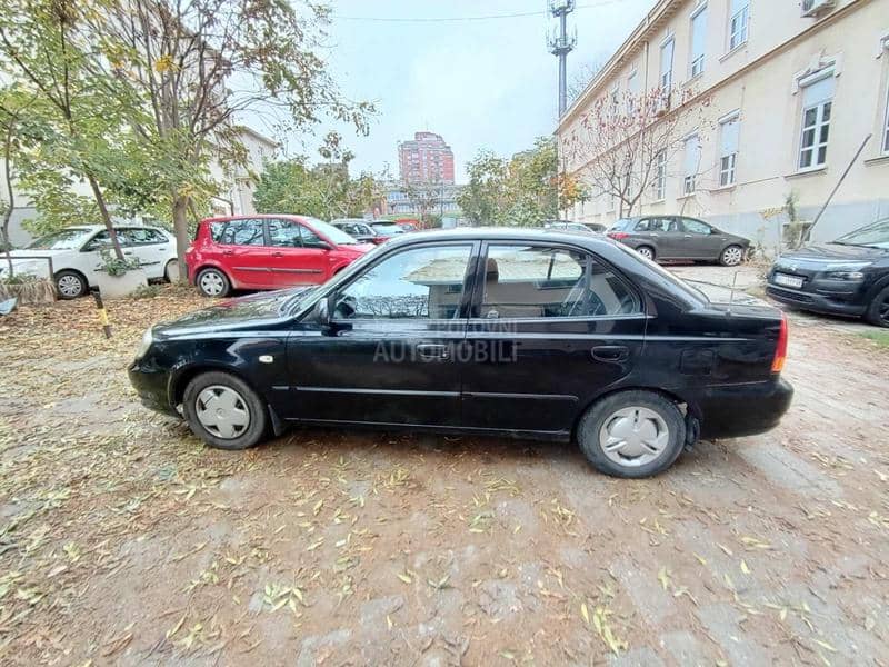 Hyundai Accent 1.3 SOHC GL 4DR