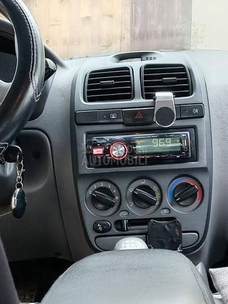 Hyundai Accent 1.3 SOHC GL 4DR