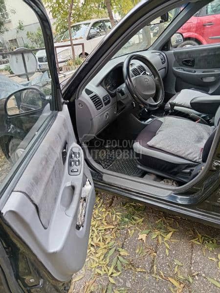 Hyundai Accent 1.3 SOHC GL 4DR