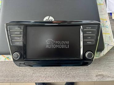 multimedia za Škoda Superb