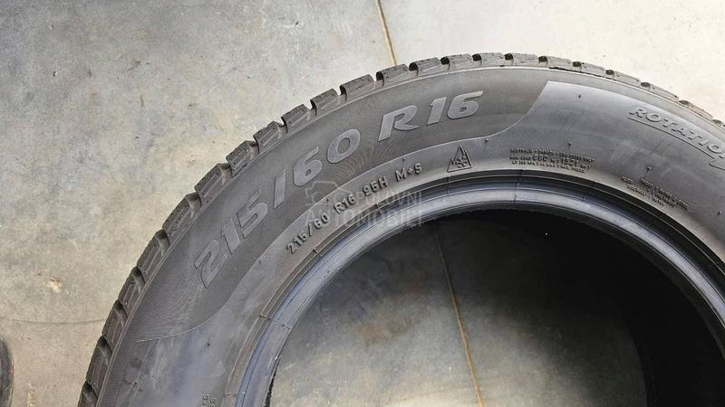 Pirelli 215/60 R16 Zimska