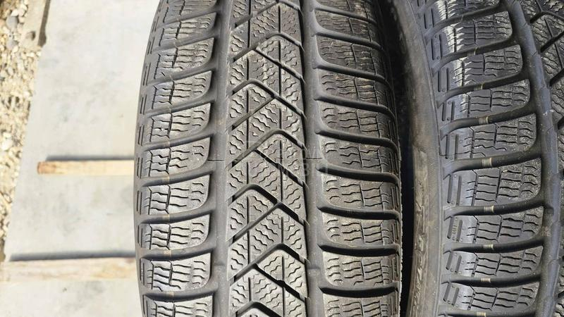 Pirelli 215/60 R16 Zimska