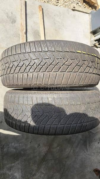 Dunlop 215/60 R16 Zimska