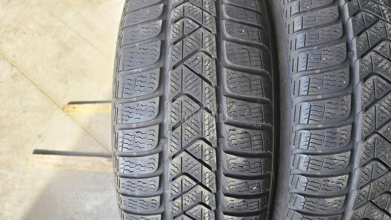 Pirelli 215/60 R16 Zimska