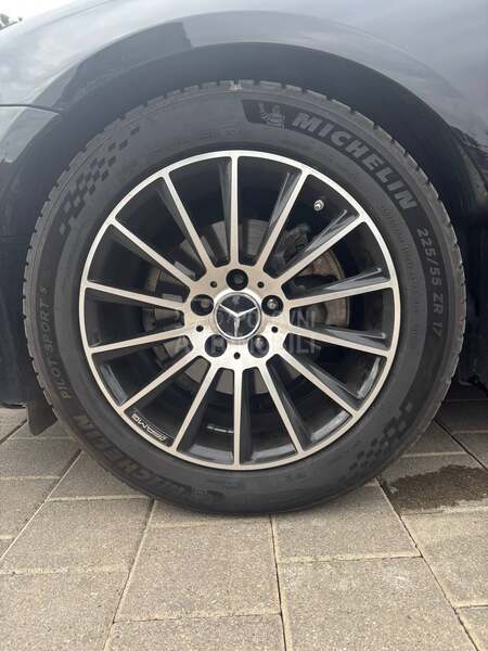 Mercedes Benz E 220 