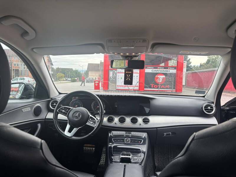 Mercedes Benz E 220 