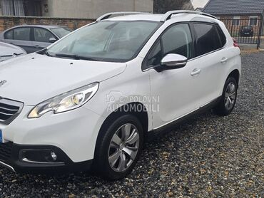 Peugeot 2008 1.2b allure