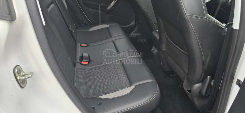 Peugeot 2008 1.2b allure