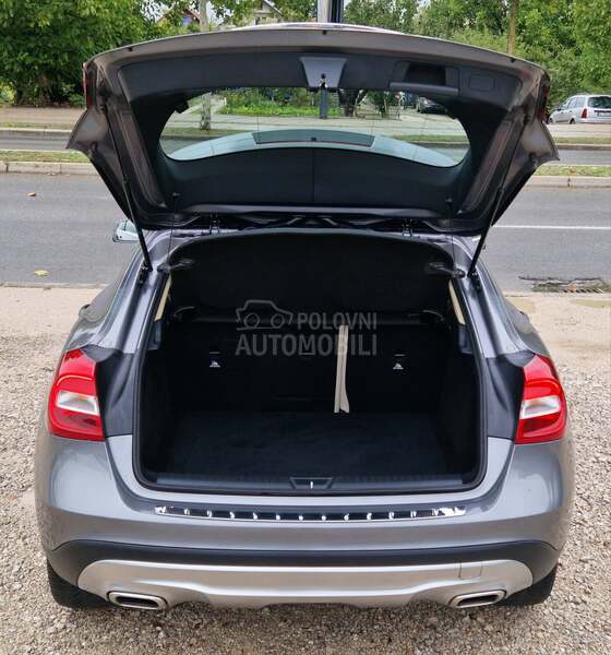 Mercedes Benz GLA 200 