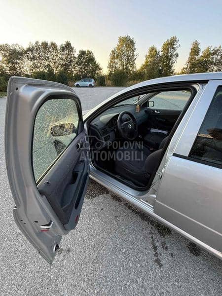 Škoda Fabia 2005. god. -  kompletan auto u delovima