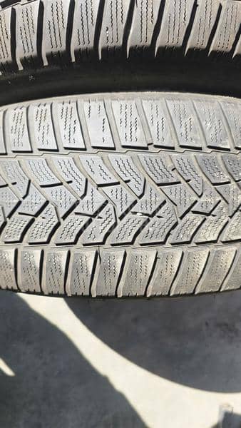 Dunlop 215/60 R16 Zimska