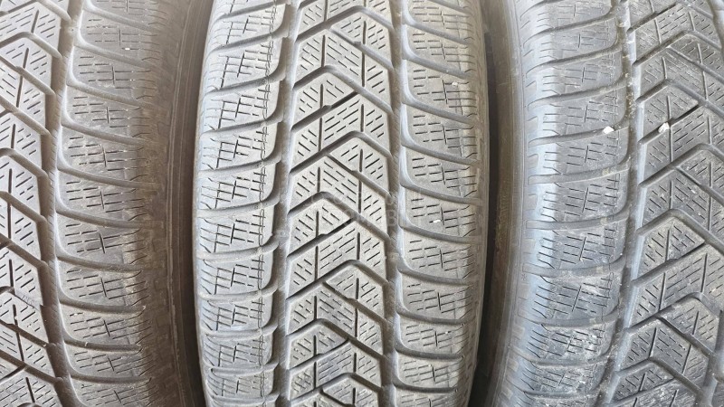 Pirelli 215/65 R17 Zimska