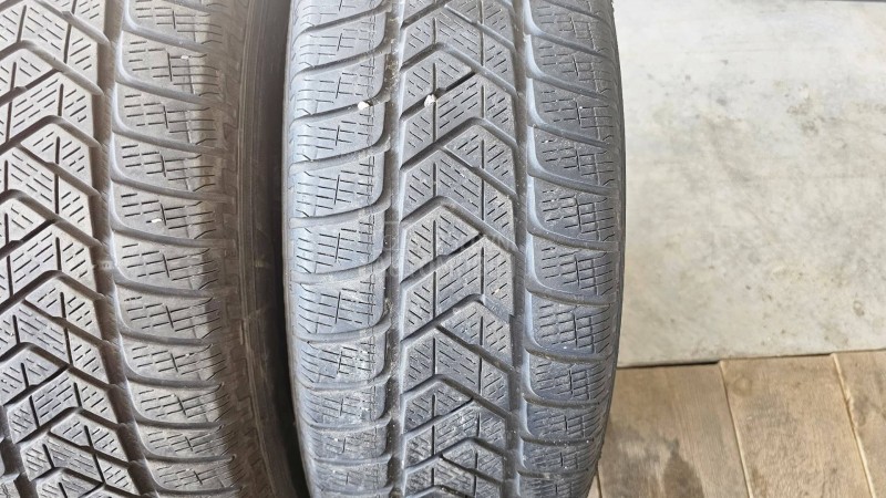 Pirelli 215/65 R17 Zimska