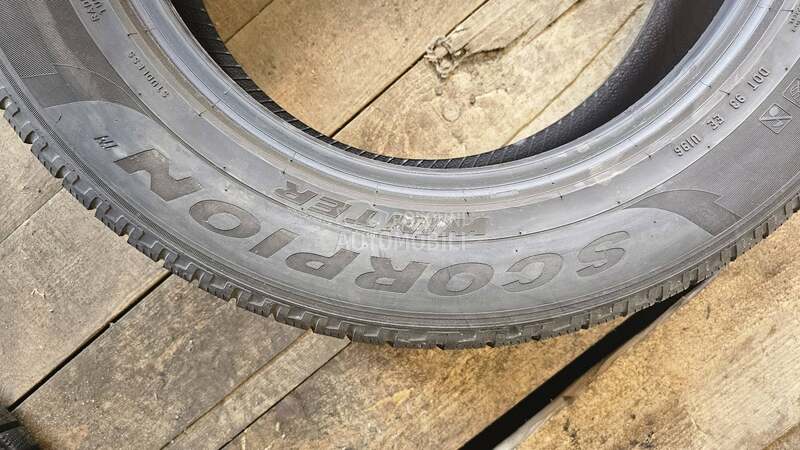 Pirelli 215/65 R17 Zimska